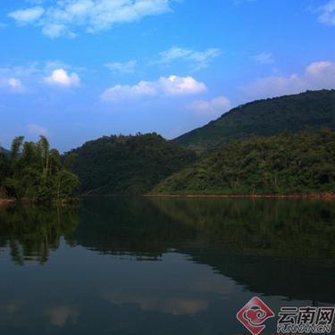 (十首绝美诗词,每一句读来都心动不已)十首顶级绝美的古诗，领略千年诗词之美