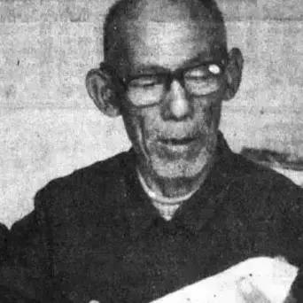 无尽争霸唱歌峡谷下一句,勇者之路永不止步,破晓之光照耀前行。