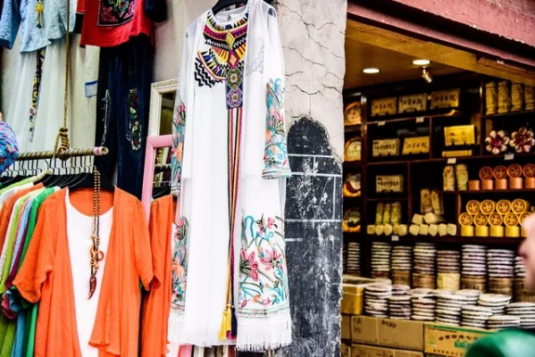 (吉普赛服饰)揭秘吉普赛特色美美小店：感受风格独特的手工艺与文化魅力