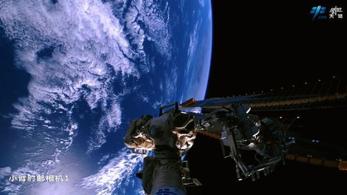 (太空飞船旅行)探索太空奇幻世界：飞船漫游星际之旅