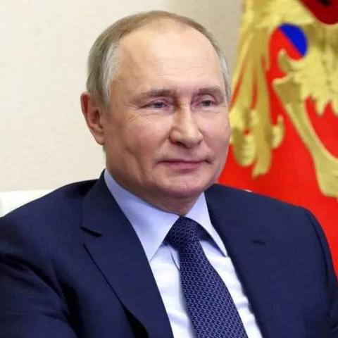 (国王滑冰作文)国王滑冰:陛下翩翩起舞 冰上风采绝伦