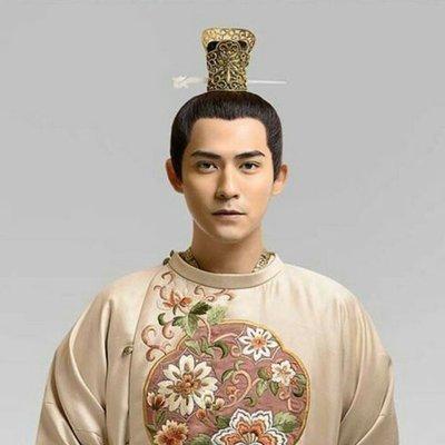 (足霸天下有服务吗)揭秘足霸天下是否存在猫腻？深度分析其背后的真相与潜在风险