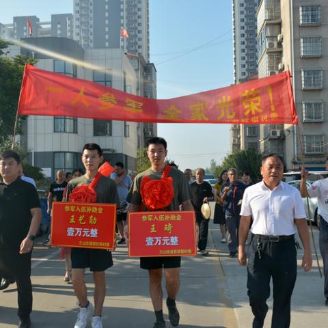 深度解析鸿图之下GM版：独特玩法引领热血江湖，全新体验战斗快感