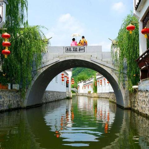 水乡小镇无限建造版：探索和挖掘湿地文化资源，打造浓厚江南水乡风情的新型旅游目的地