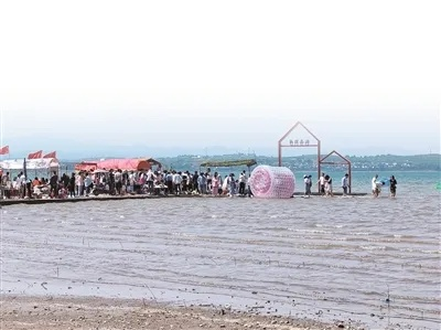 樱桃湾之夏仍旧热闹不减，旅游休闲新体验：运动设施、海滨party还能玩吗？