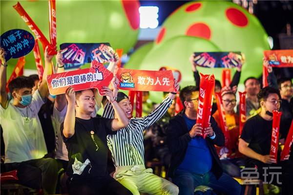 用于交友社交的群欢派对夜,让您尽情享受友谊和欢乐的狂欢时刻 用于交友社交的群欢派对夜,让您尽情享受友谊和欢乐的狂欢时刻