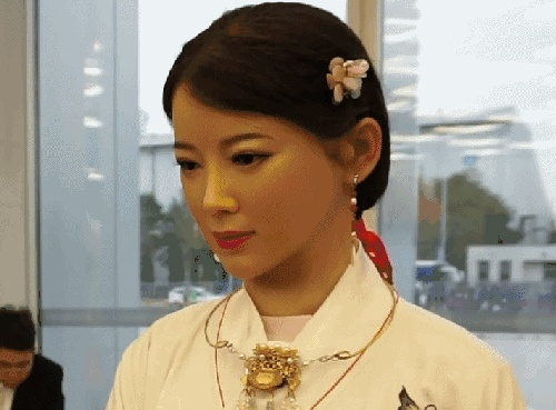 (2021新款机器人美女)机器人美女长相究竟是怎样的，让我们一探究竟