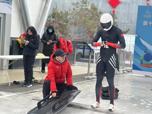 (林回央是北仑哪里人)探寻林回央的神秘之旅:钢架雪车漫步其中 (林回央是北仑哪里人)探寻林回央的神秘之旅:钢架雪车漫步其中