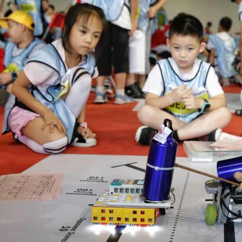 探索未来科技趋势:机器人大战手机版即将上线,全新体验等你来挑战 探索未来科技趋势:机器人大战手机版即将上线,全新体验等你来挑战