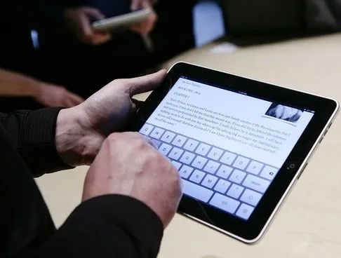 (平板输入法只有英文怎么办)当平板电脑输入法只有英文时我们该如何正确操作?